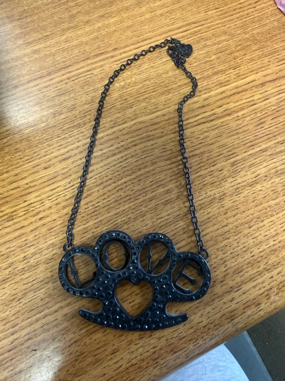 Black Rock Rebel Knuckles Necklace - Picture 3 of 5